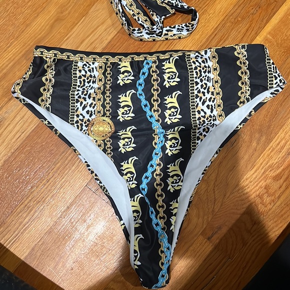 Chain inspired bikini - Picture 4 of 5